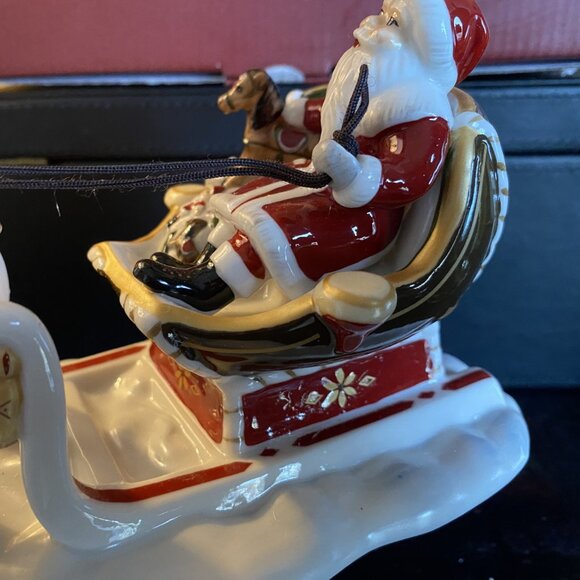 VILLEROY & BOCH, Santa Claus in Sleigh w/ Reindeer Christmas Figurine - Picture 6 of 12